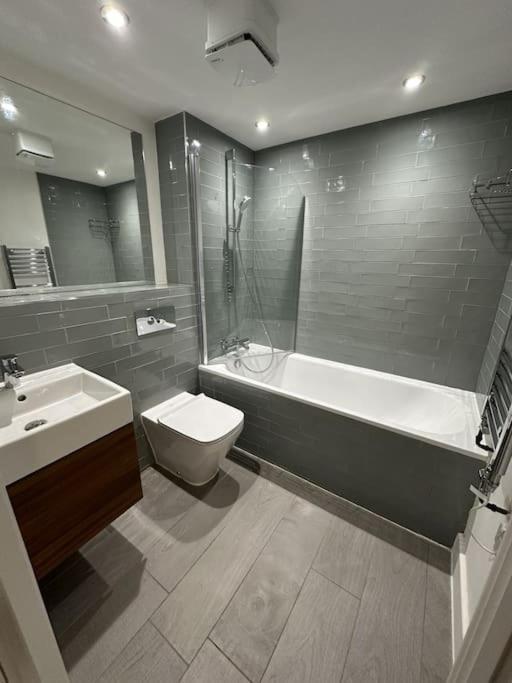 Luxurious 1-Bedroom With Parking Birmingham Eksteriør bilde